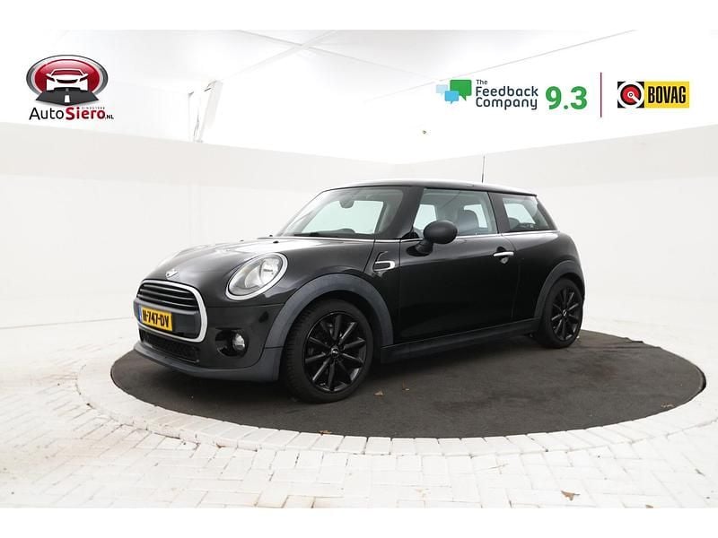 Zwart (metallic) Gebruikt 2016 Mini ONE Business Hatchback | € 8.995 (Goede deal) - Afbeelding 1/4