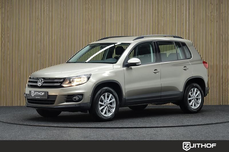 Grijs Occasion 2020 VW Tiguan Sport SUV | € 12.900 (Super prijs) - Afbeelding 1/4