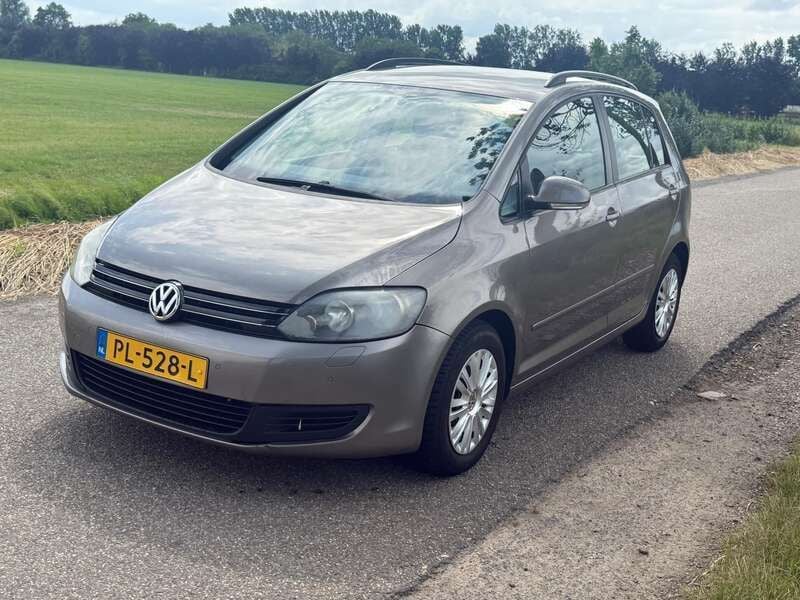 Bruin Gebruikt 2010 VW Golf Plus Comfortline MPV | € 4.550 - Afbeelding 1/4