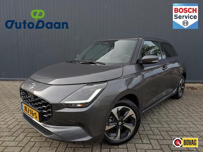 Grijs Gebruikt 2025 Suzuki Swift Style Hatchback | € 21.950 - Afbeelding 1/4