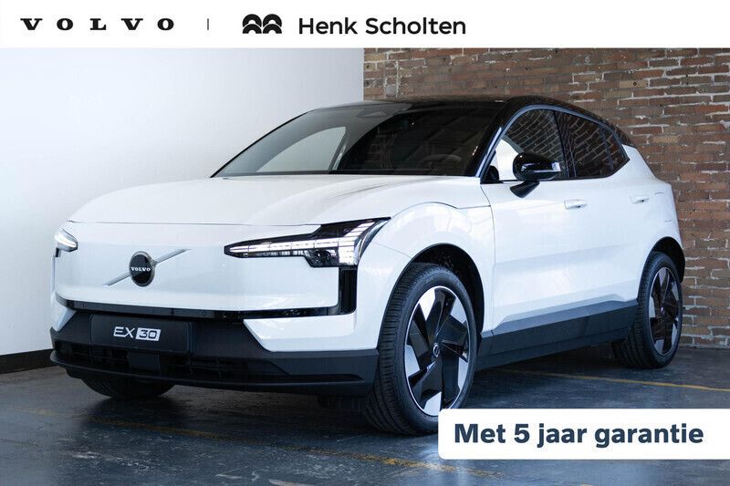 Wit Nieuw 2025 Volvo EX30 Plus SUV | € 38.750 - Afbeelding 1/4
