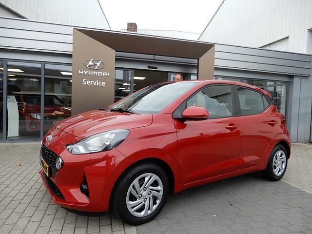 Hatchback Gebruikt 2022 Hyundai i10 Comfort Hatchback | € 14.950 (Eerlijke prijs) - Afbeelding 1/4