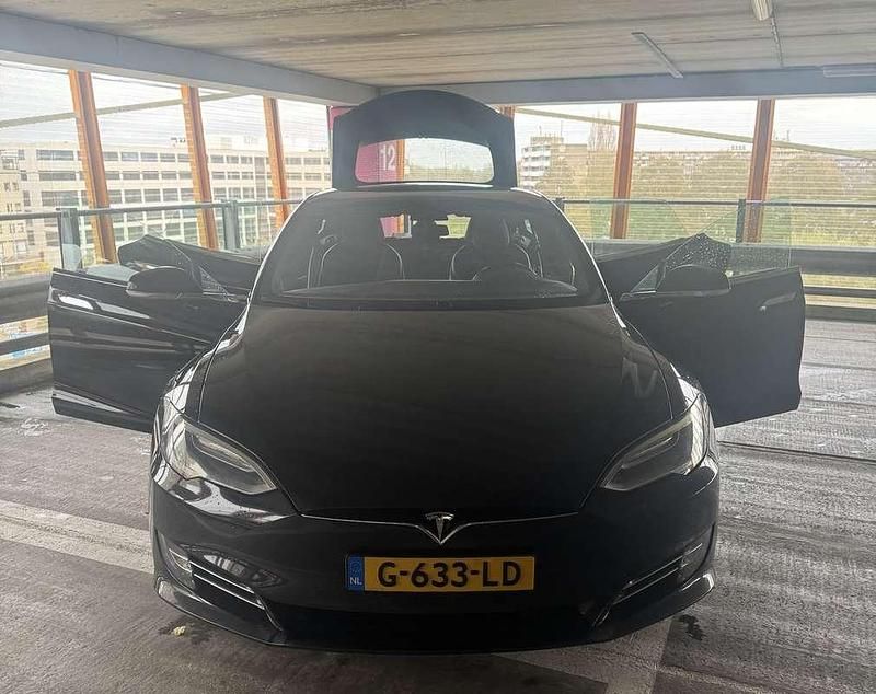 Gebruikt 2019 Tesla Model S Standard Range Hatchback | € 28.500 - Afbeelding 1/4