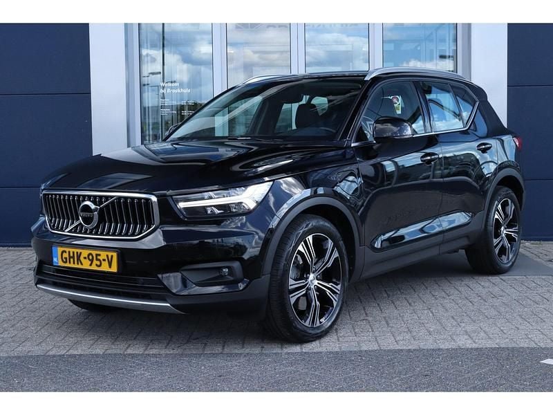 Zwart Gebruikt 2021 Volvo XC40 Inscription SUV | € 33.900 (Eerlijke prijs) - Afbeelding 1/4