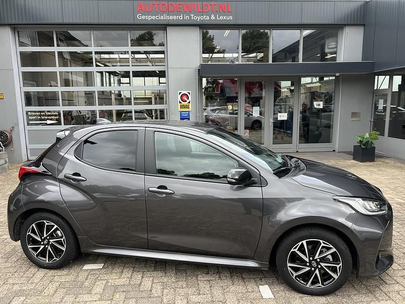 Occasion Toyota Yaris Hybrid Style 92 PK (67 kW) 2024 Grijs Hatchback