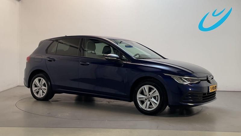 Blauw Gebruikt 2023 VW Golf VIII Business Hatchback | € 22.400 (Eerlijke prijs) - Afbeelding 1/3