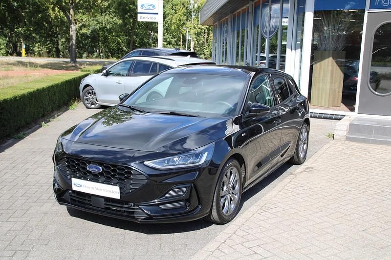Zwart Gebruikt 2024 Ford Focus ST-Line X Hatchback | € 25.550 (Eerlijke prijs) - Afbeelding 1/4