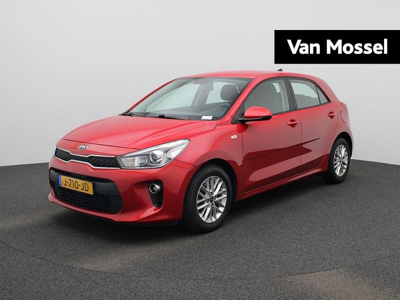 Rood Gebruikt 2020 Kia Rio Hatchback | € 13.400 (Goede deal) - Afbeelding 1/4