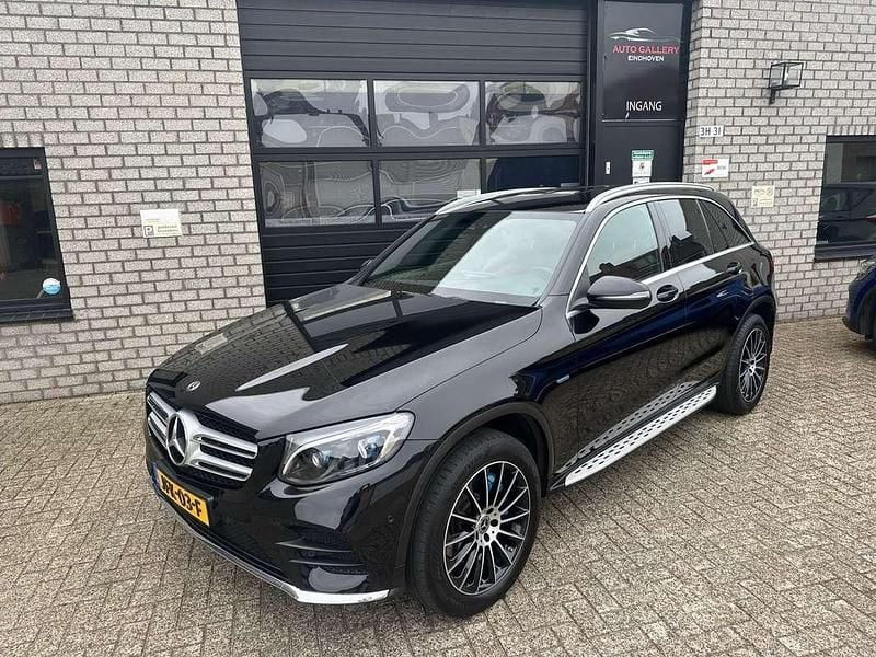 Zwart, metallic lak Gebruikt 2017 Mercedes GLC350 AMG line SUV | € 28.650 (Goede deal) - Afbeelding 1/4