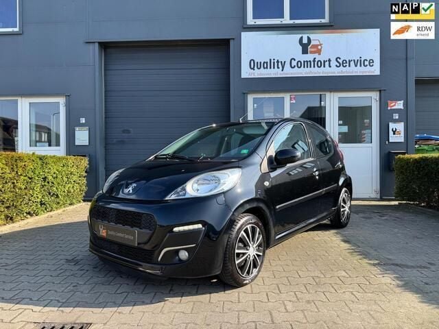 Zwart Gebruikt 2013 Peugeot 107 Hatchback | € 5.998 (Eerlijke prijs) - Afbeelding 1/4