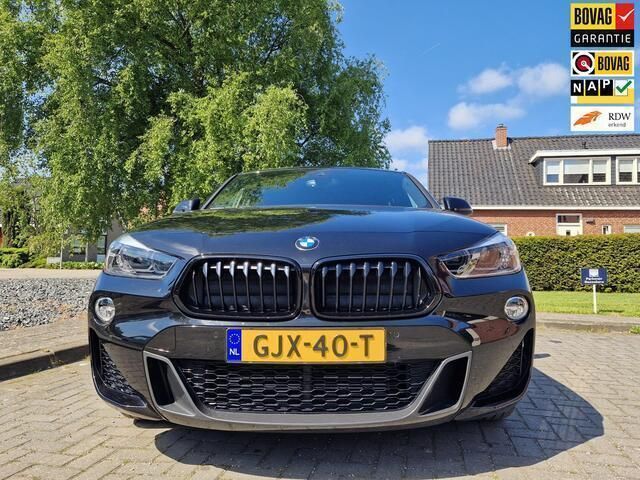 Zwart Gebruikt 2020 BMW X2 Executive SUV | € 32.950 (Iets duurder) - Afbeelding 1/4