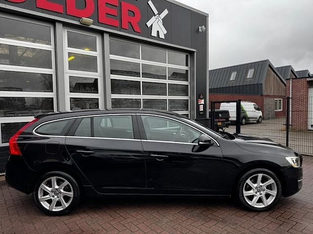 Occasion Volvo V60 Momentum 150 PK (110 kW) 2014 Zwart Stationwagen