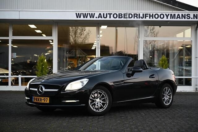 Zwart (metallic) Gebruikt 2012 Mercedes SLK200 Cabriolet | € 12.950 (Eerlijke prijs) - Afbeelding 1/4
