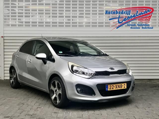 Grijs Gebruikt 2012 Kia Rio Plus Hatchback | € 6.700 (Iets duurder) - Afbeelding 1/4