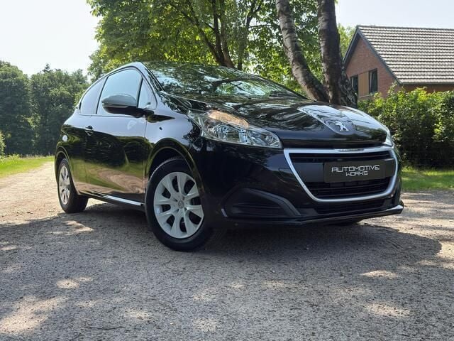 Zwart Gebruikt 2017 Peugeot 208 Access Hatchback | € 7.950 (Iets duurder) - Afbeelding 1/4