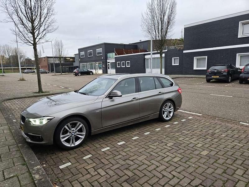 Occasion 2016 BMW 320 Stationwagen | € 15.000 (Eerlijke prijs) - Afbeelding 1/4