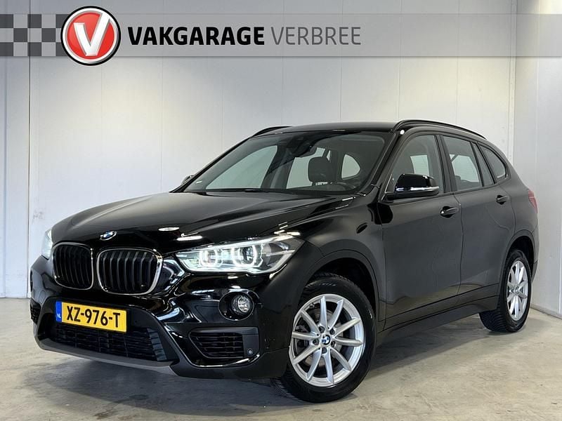 Zwart Gebruikt 2019 BMW X1 Executive SUV | € 20.840 (Goede deal) - Afbeelding 1/4
