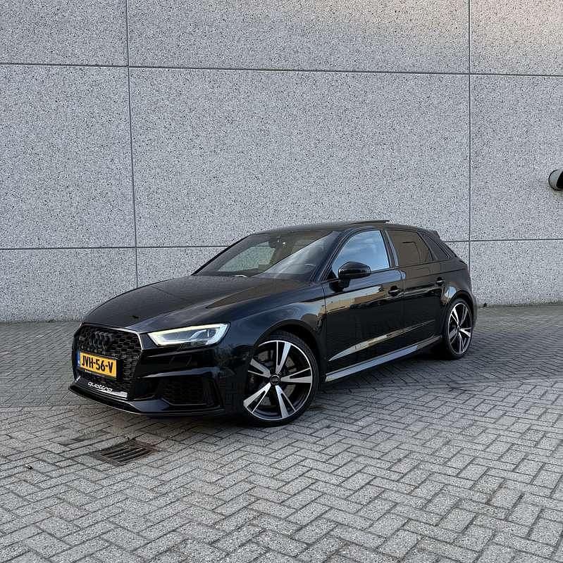 Zwart Occasion 2020 Audi RS3 Sedan | € 42.500 (Eerlijke prijs) - Afbeelding 1/4