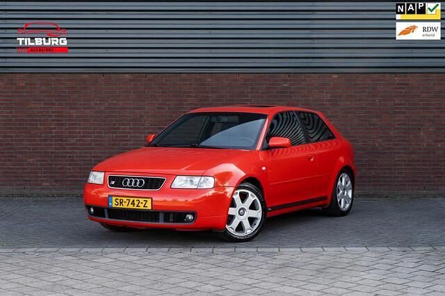 Rood Gebruikt 2000 Audi A3 Ambition Hatchback | € 8.949 - Afbeelding 1/4