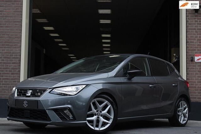 Grijs Gebruikt 2018 Seat Ibiza FR Hatchback | € 12.490 (Goede deal) - Afbeelding 1/4