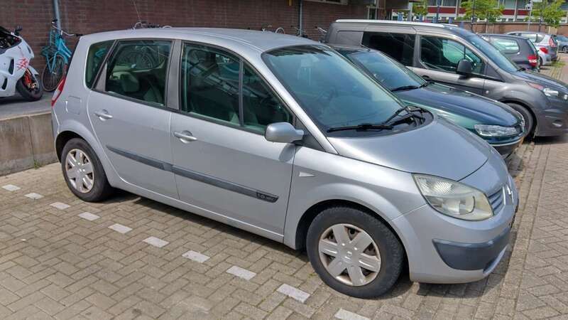 Zilver Gebruikt 2006 Renault Mégane II MPV | € 575 (Super prijs) - Afbeelding 1/4