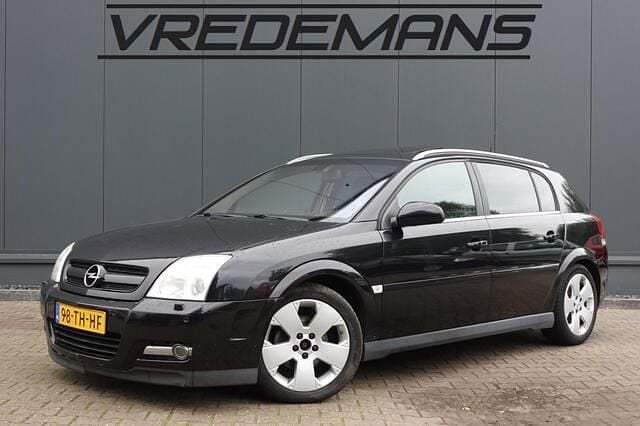 Zwart Gebruikt 2004 Opel Signum Cosmo Stationwagen | € 950 - Afbeelding 1/4
