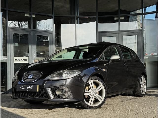Zwart Gebruikt 2008 Seat Leon FR Hatchback | € 5.450 (Eerlijke prijs) - Afbeelding 1/4