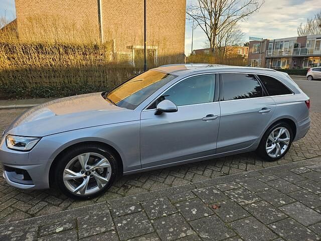 Occasion Audi A4 150 PK (110 kW) 2023 Grijs (metallic) Stationwagen