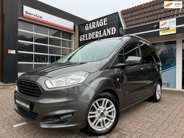 Grijs Gebruikt 2018 Ford Tourneo Courier Style MPV | € 11.800 (Super prijs) - Afbeelding 1/4