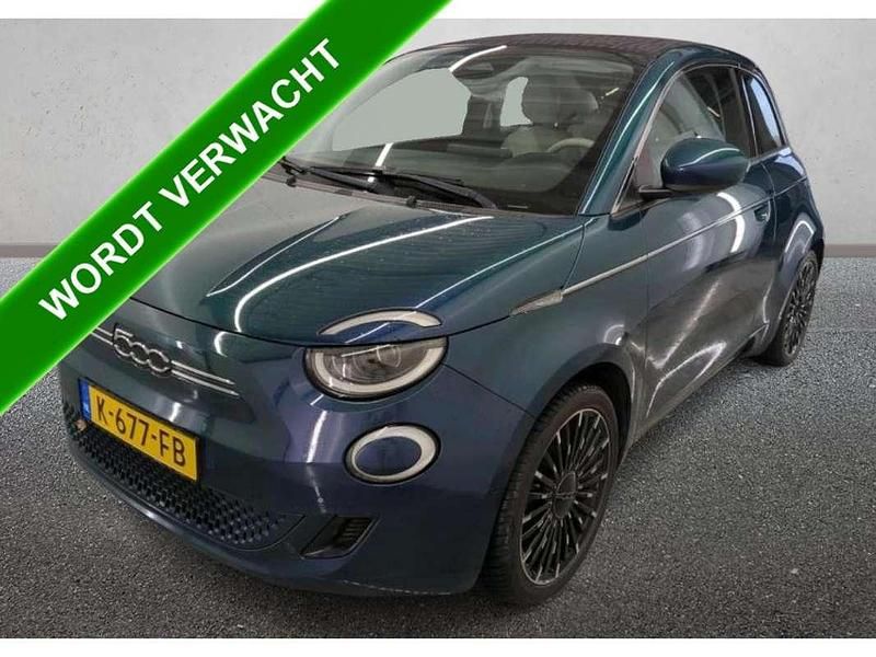 Groen (metallic) Occasion 2020 Fiat 500e La Prima Cabriolet | € 16.490 (Eerlijke prijs) - Afbeelding 1/4