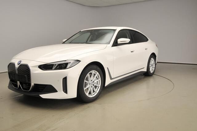 Wit Nieuw 2024 BMW i4 Comfort Edition Sedan | € 63.562 (Goede deal) - Afbeelding 1/4