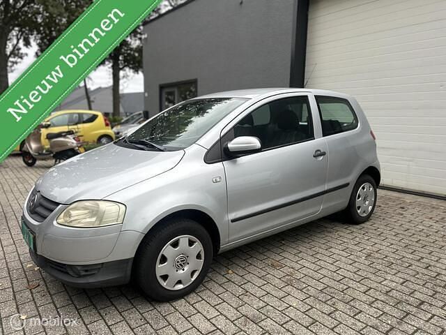 Grijs Gebruikt 2007 VW Fox Trendline Hatchback | € 1.299 (Eerlijke prijs) - Afbeelding 1/4