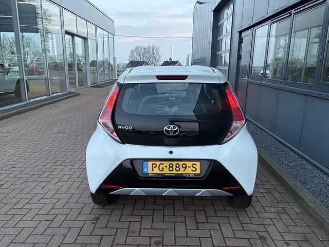Occasion Toyota Aygo X-play 69 PK (50 kW) 2017 Wit Hatchback