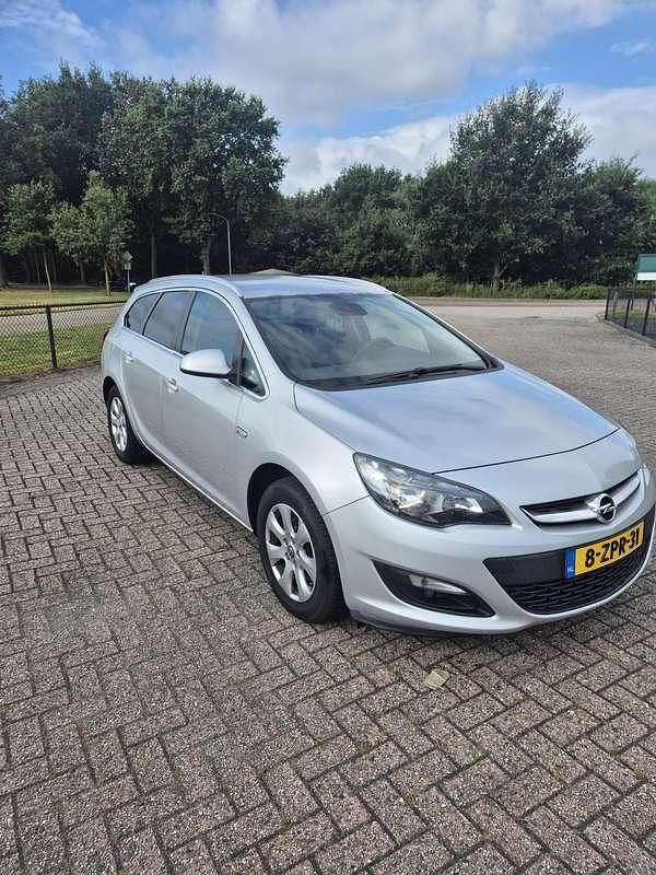 Zilver Gebruikt 2015 Opel Astra Business Stationwagen | € 4.750 (Eerlijke prijs) - Afbeelding 1/4