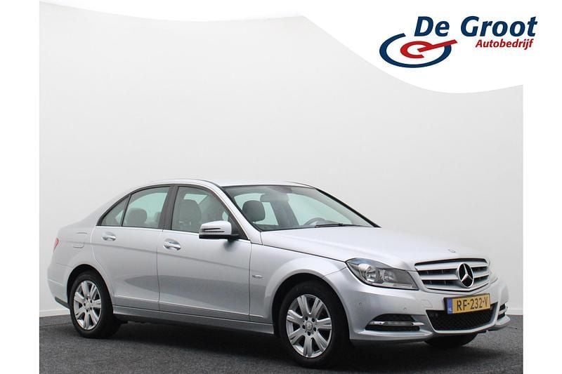 Grijs Gebruikt 2012 Mercedes C180 Avantgarde Sedan | € 10.950 (Eerlijke prijs) - Afbeelding 1/4