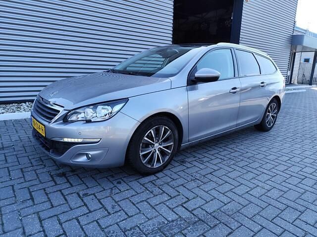 Grijs Gebruikt 2015 Peugeot 308 Stationwagen | € 4.400 (Eerlijke prijs) - Afbeelding 1/4
