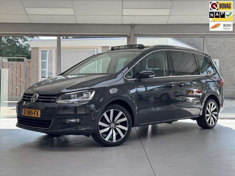 Grijs Gebruikt 2017 VW Sharan Sound MPV | € 22.950 (Goede deal) - Afbeelding 1/4