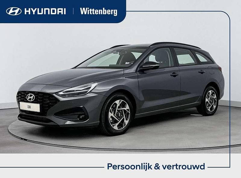 Grijs Nieuw 2025 Hyundai i30 Comfort Stationwagen | € 32.490 (Eerlijke prijs) - Afbeelding 1/3