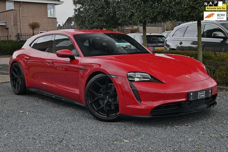 Rood Occasion 2023 Porsche Taycan Cross Turismo Stationwagen | € 89.950 (Super prijs) - Afbeelding 1/4