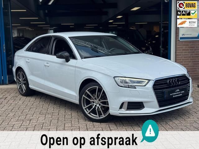Wit, metallic lak Gebruikt 2019 Audi A3 Sport Sedan | € 15.950 (Eerlijke prijs) - Afbeelding 1/4