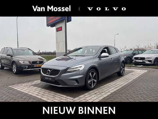 Grijs Occasion 2018 Volvo V40 Business Edition Hatchback | € 14.940 (Goede deal) - Afbeelding 1/4