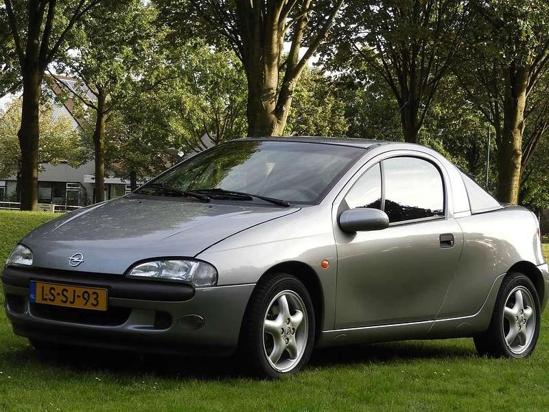 Grijs Gebruikt 1995 Opel Tigra Coupé | € 7.985 - Afbeelding 1/4