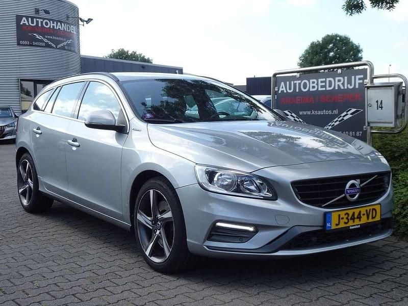 Grijs Gebruikt 2016 Volvo V60 R-Design Stationwagen | € 10.950 (Super prijs) - Afbeelding 1/4