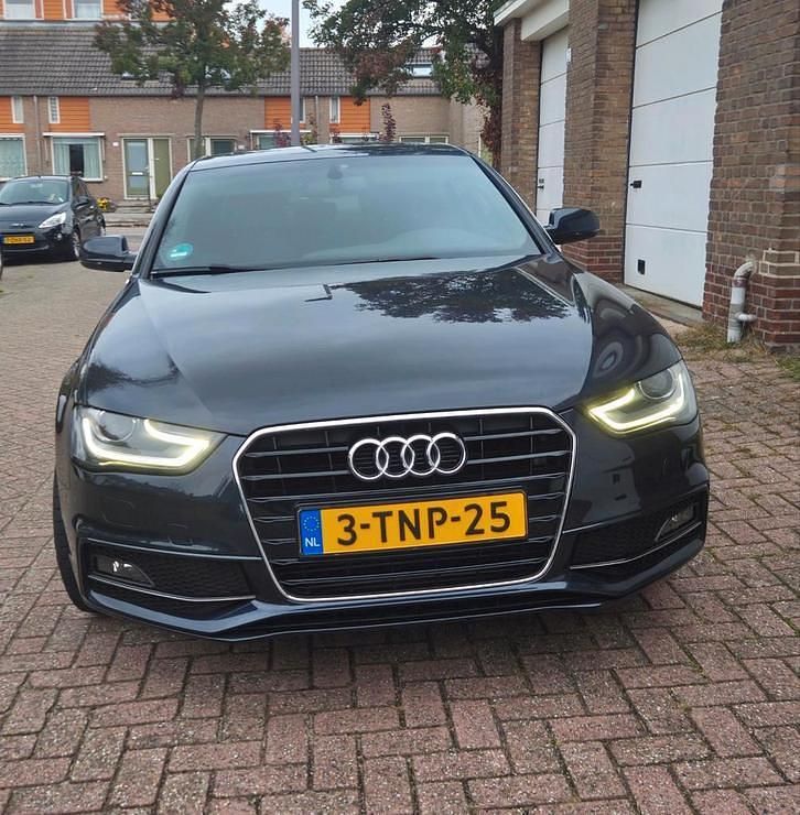 Gebruikt 2014 Audi A4 S-Line | € 7.750 - Afbeelding 1/4