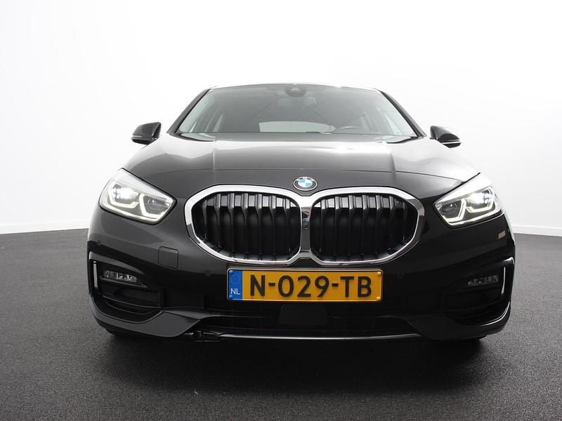 Occasion BMW 118 Sport Line 136 PK (100 kW) 2022 Zwart Hatchback