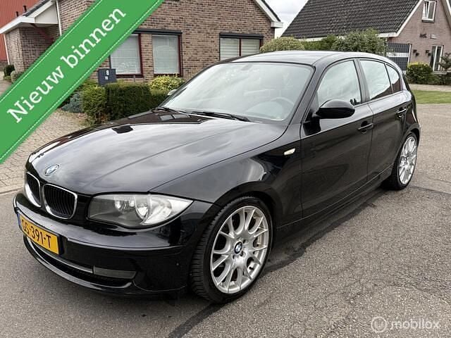 Zwart Gebruikt 2007 BMW 116 Executive Hatchback | € 2.450 (Super prijs) - Afbeelding 1/4