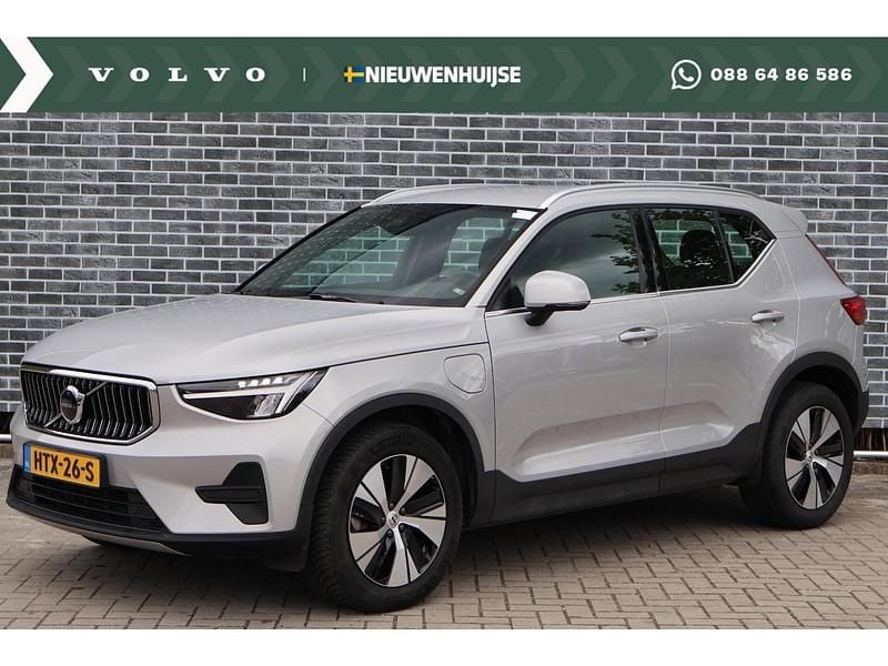 Grijs Gebruikt 2023 Volvo XC40 Core SUV | € 35.899 (Eerlijke prijs) - Afbeelding 1/4