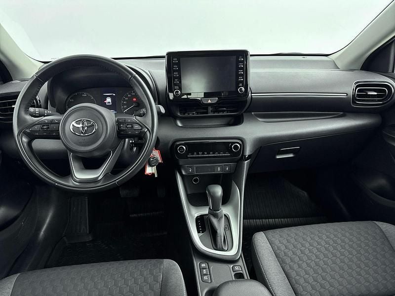Occasion Toyota Yaris Hybrid Active 116 PK (85 kW) 2023 Grijs Hatchback
