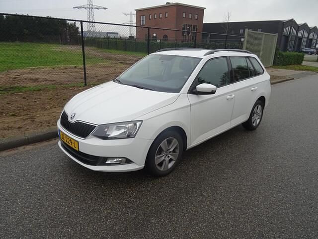 Wit Gebruikt 2015 Skoda Fabia Style Stationwagen | € 4.795 (Super prijs) - Afbeelding 1/4