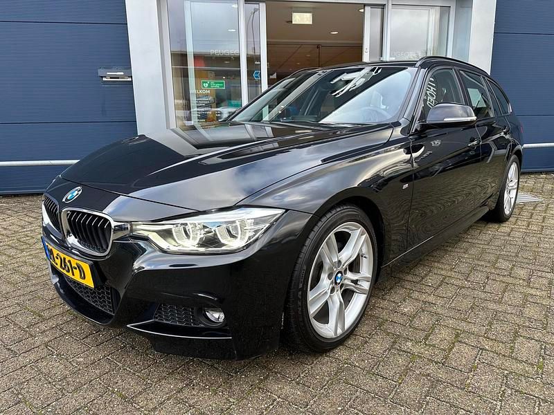 Occasion BMW 318 Executive 2018 Zwart Stationwagen